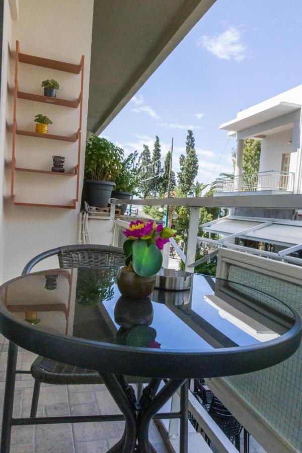 Апартаменты Couples Retreat, Fully Equipped Studio/ Loutraki Beach Экстерьер фото